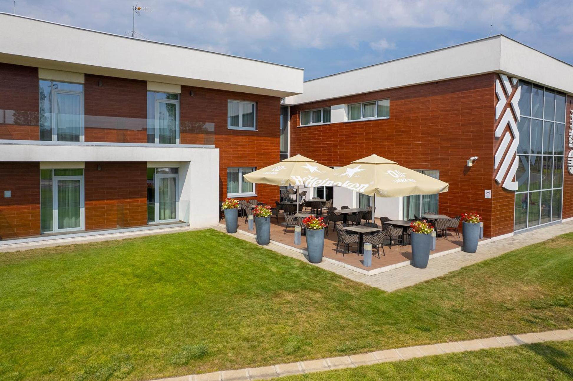 Outlet Hotel Polgár المظهر الخارجي الصورة