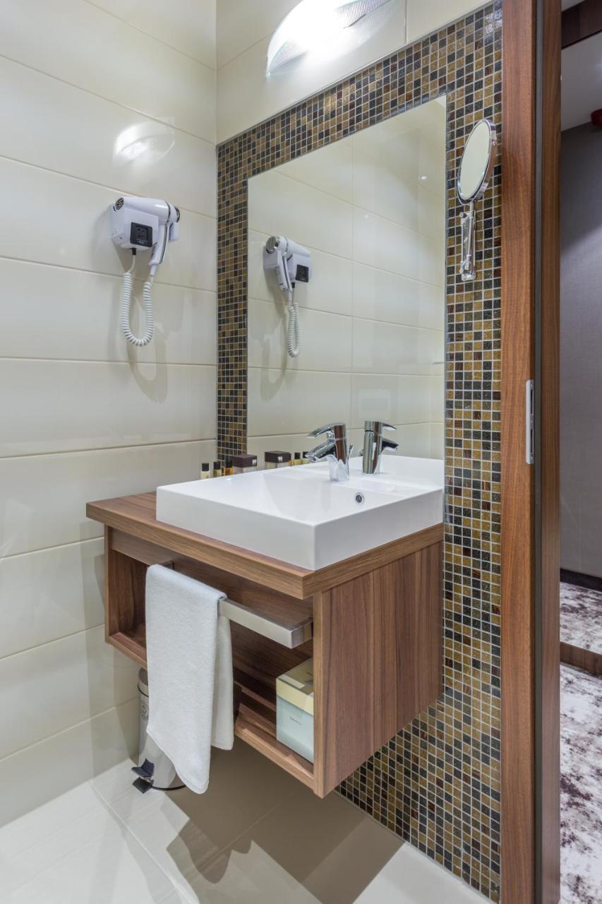Outlet Hotel Polgár المظهر الخارجي الصورة