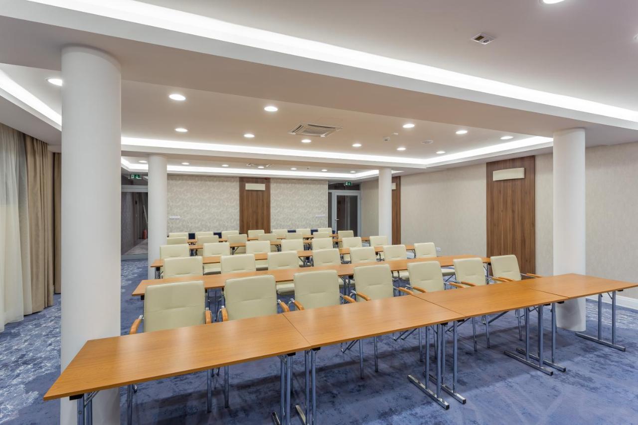 Outlet Hotel Polgár المظهر الخارجي الصورة